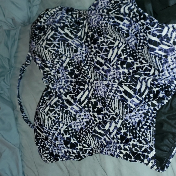 Bathing suit. - Picture 4 of 5